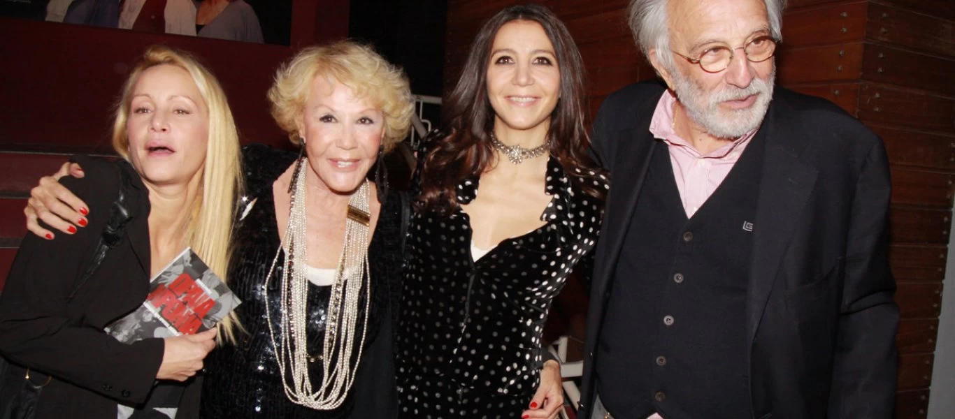 «Πόλεμος» για τις κόρες της Ζωής Λάσκαρη με «έπαθλο» το σπίτι στο Πόρτο Ράφτη - Στα δικαστήρια οι δύο αδερφές (βίντεο)